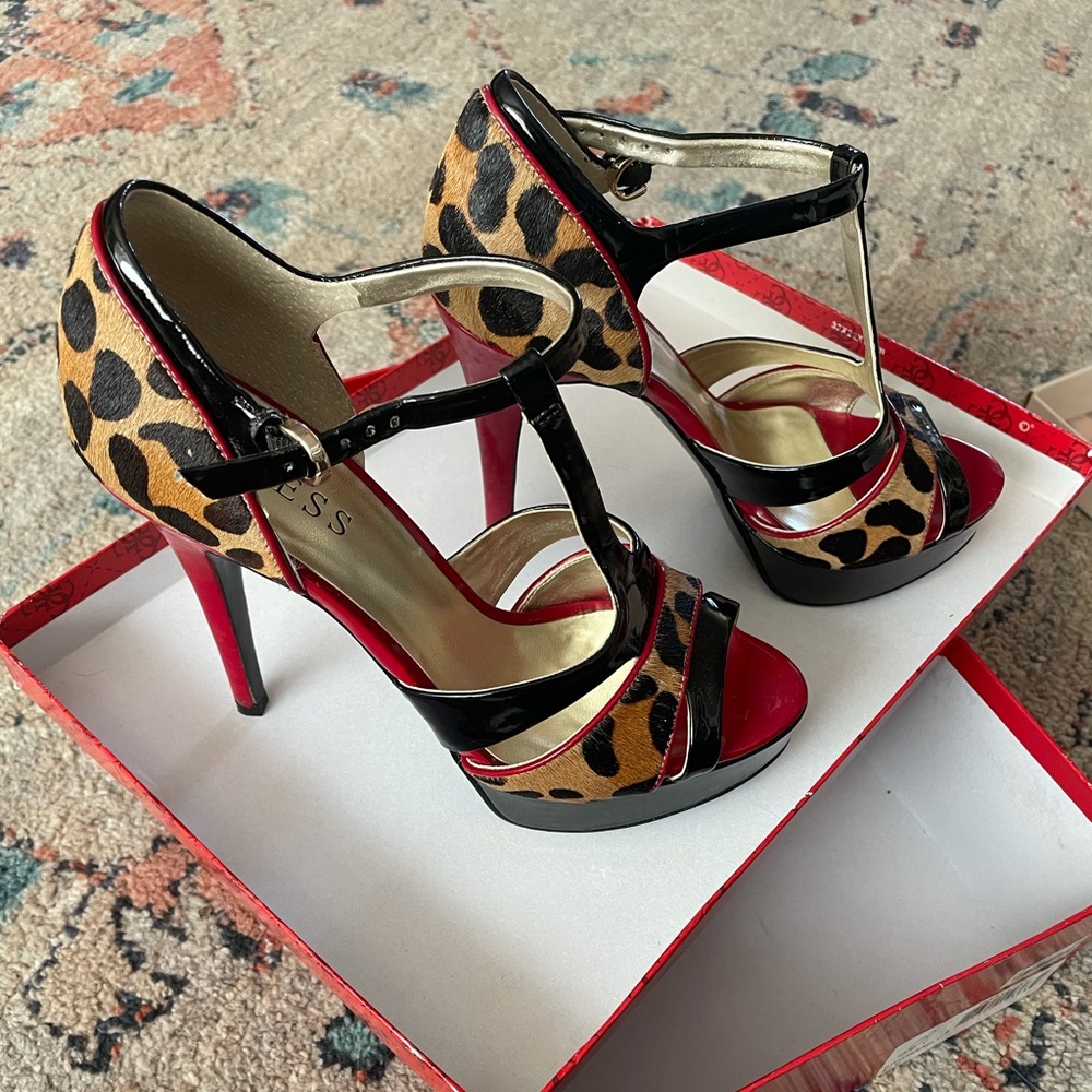 Guess GWKorrinely Shoes